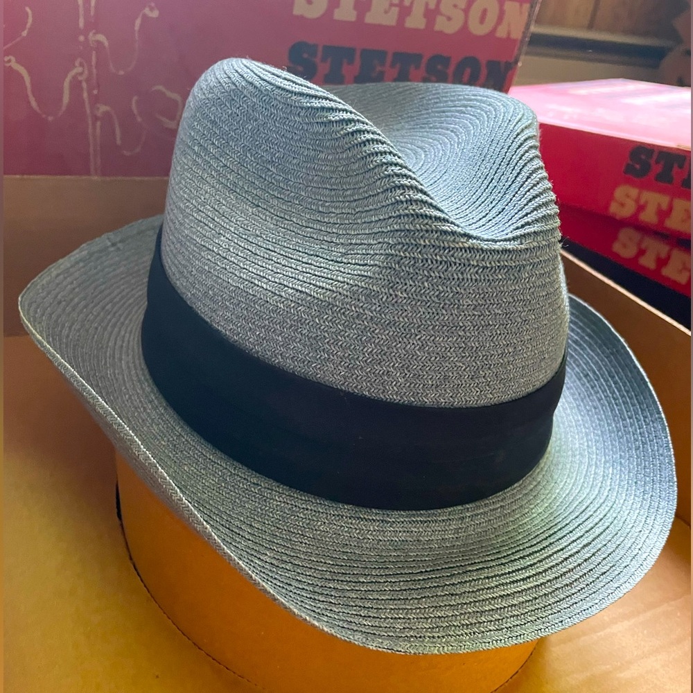 Stetson in original box  2” brim size 7 3/8